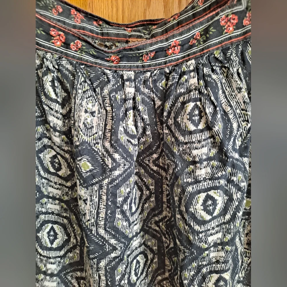 Free People Mostly Meadow Gray Multi  Floral Sleeve Crop Blouse with Relaxed Fit